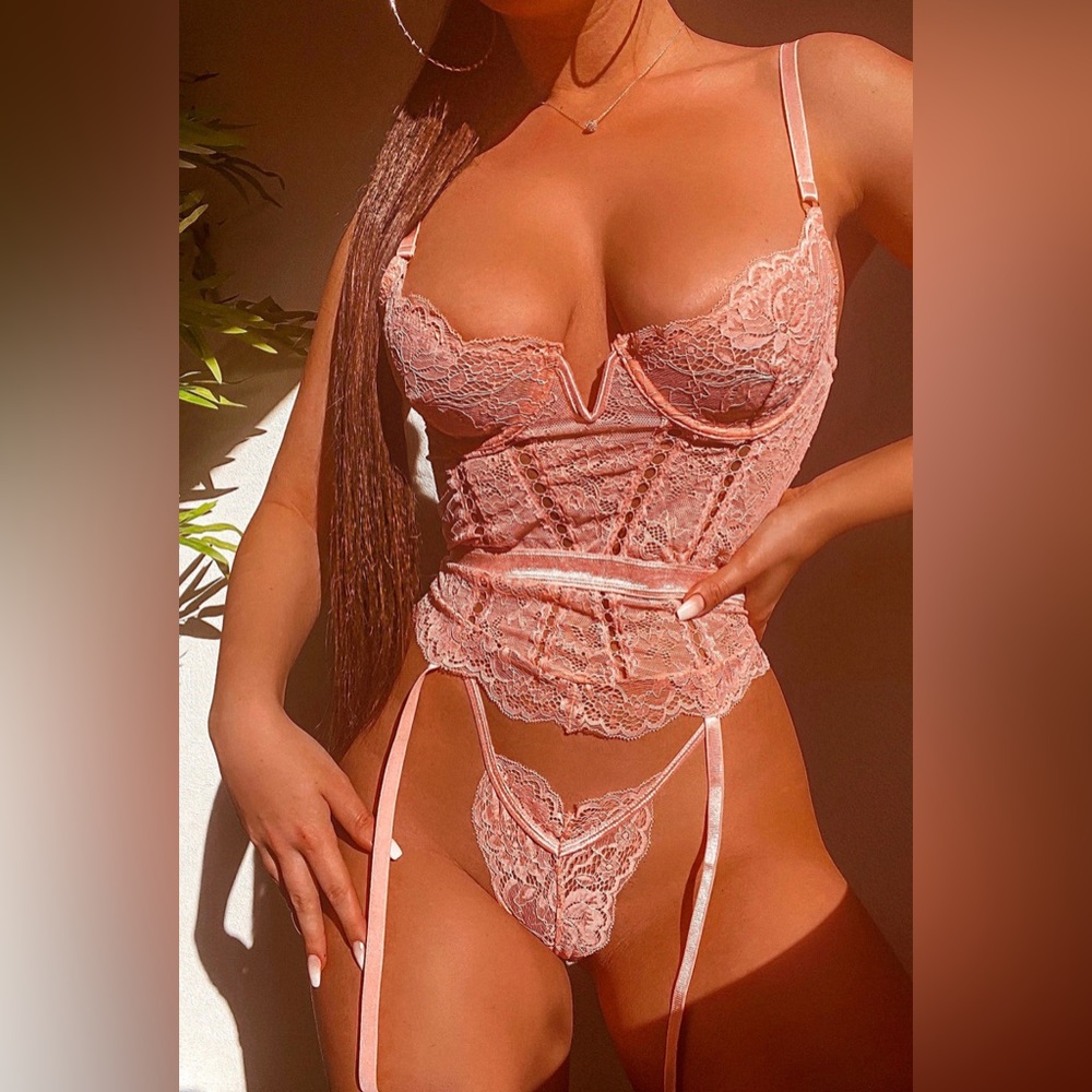 ROSE PINK GARTER SET